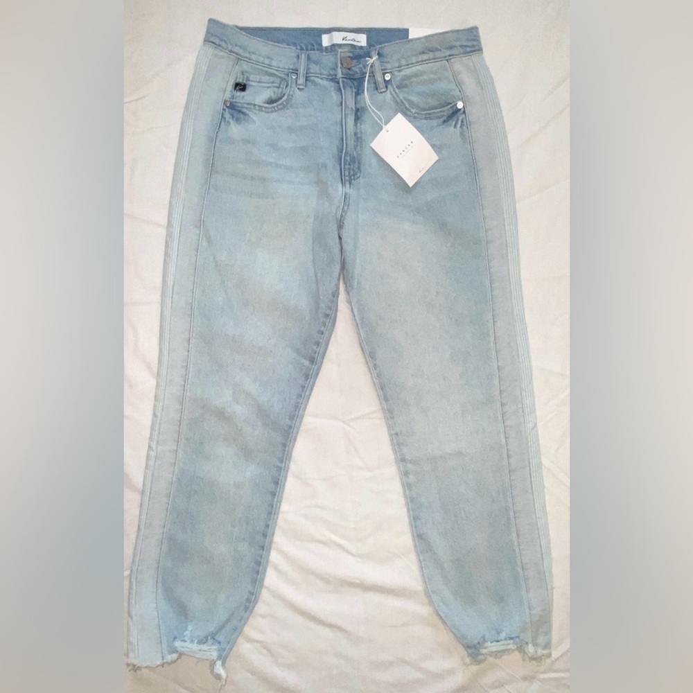 KanCan NWT Straight Fit Size 9/28
